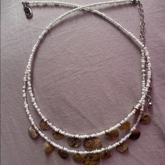 Shell beaded necklace - Picture 7 of 9